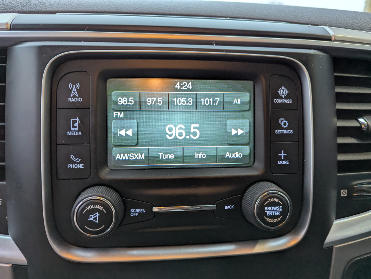 RAM 1500 SLT 4x4 Quad Cab 6'4" Box 2017