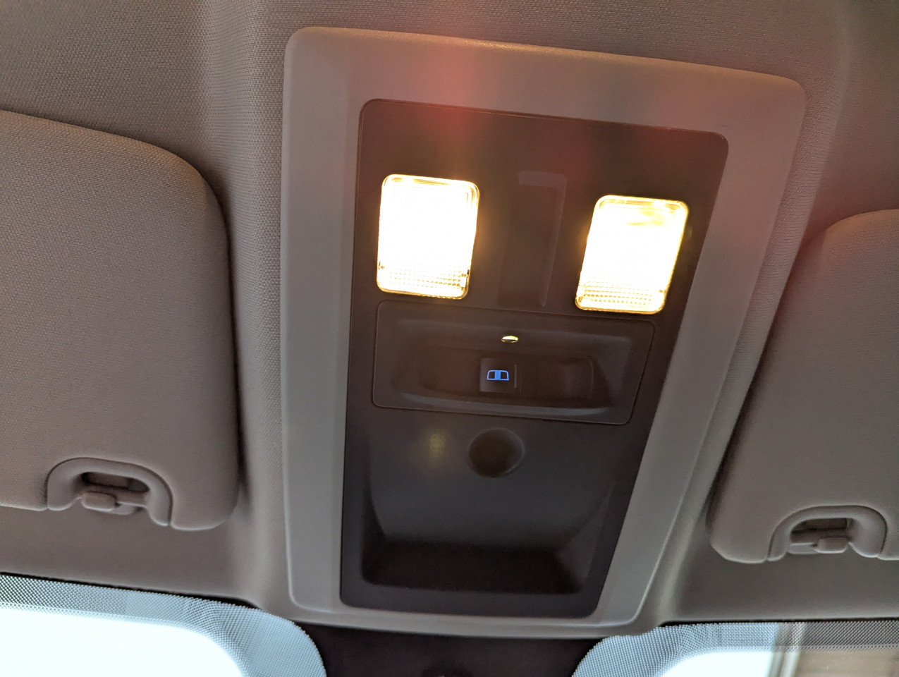 RAM 1500 SLT 4x4 Quad Cab 6'4" Box 2017