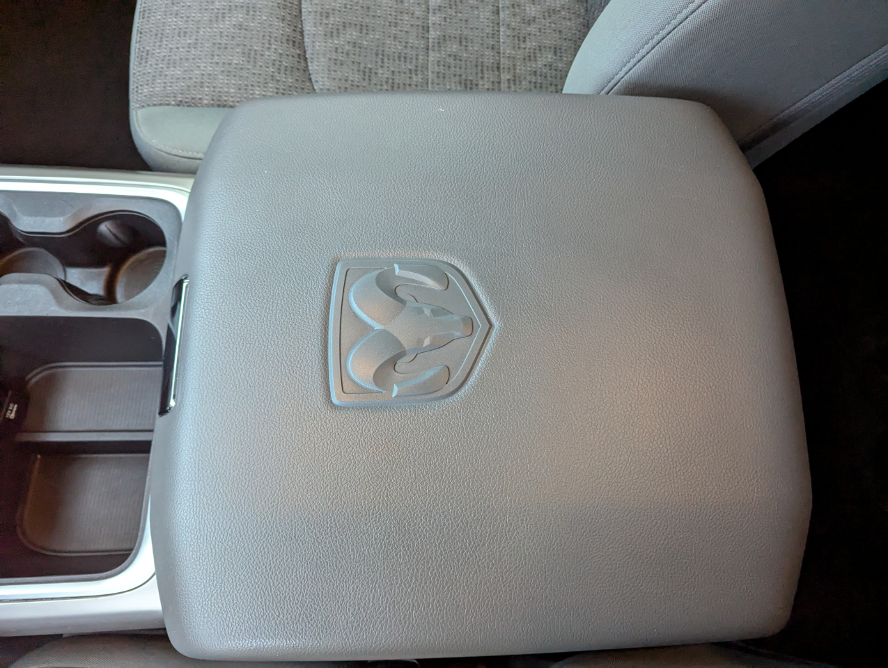 RAM 1500 SLT 4x4 Quad Cab 6'4" Box 2017