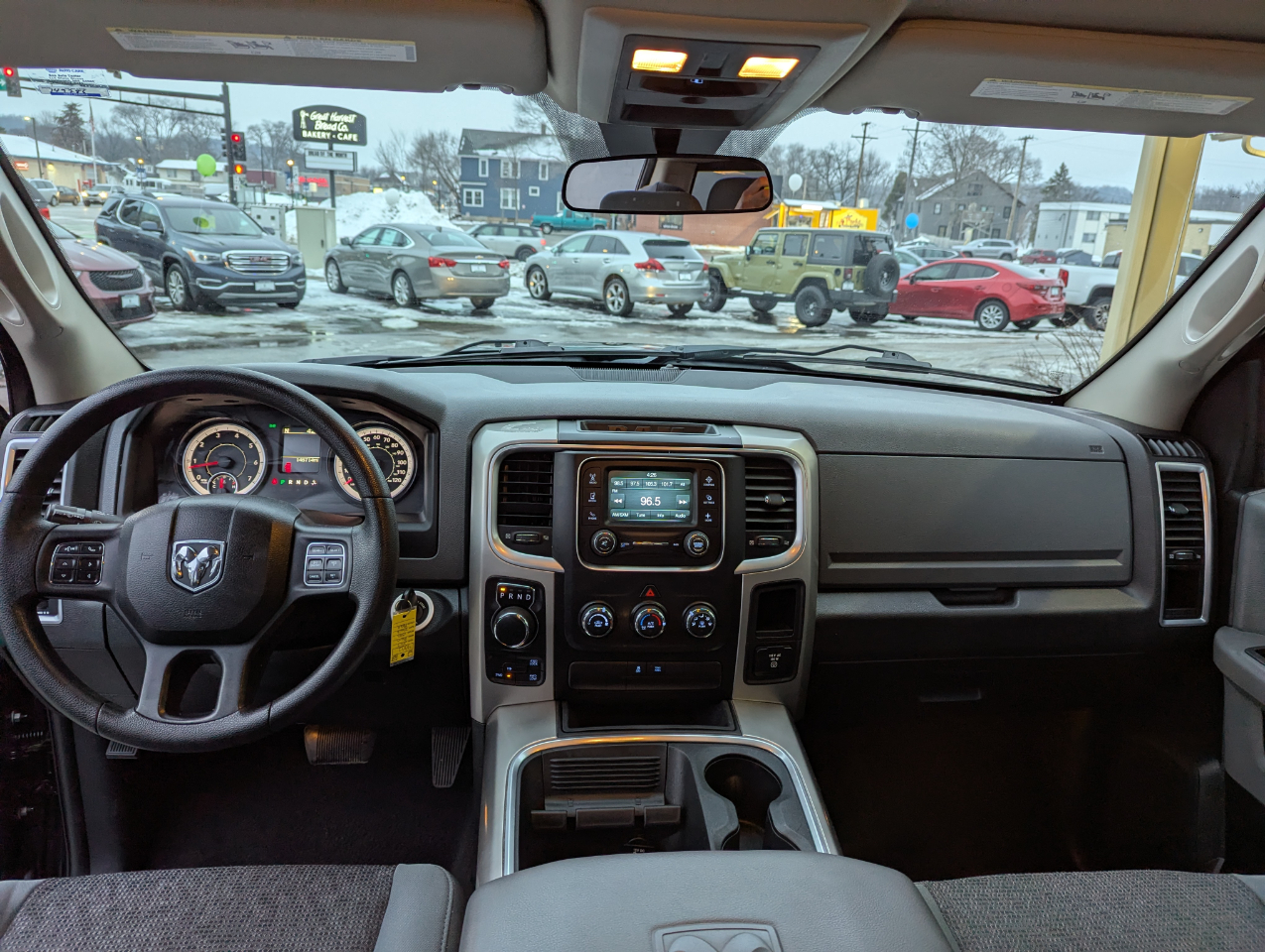 RAM 1500 SLT 4x4 Quad Cab 6'4" Box 2017