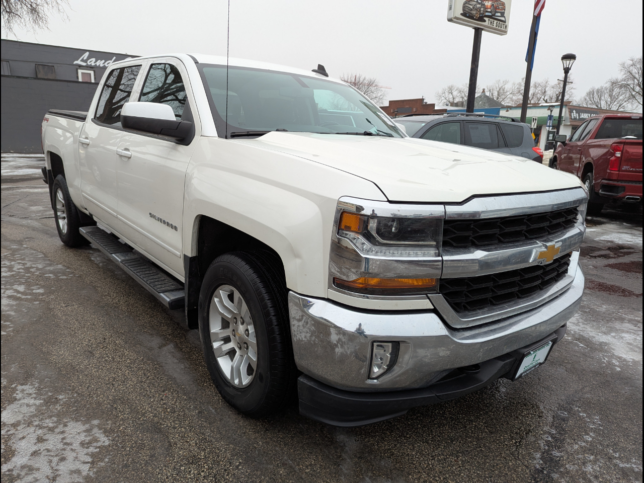 2017 Chevrolet Silverado 1500 4WD Crew Cab 143.5" LT w/1LT