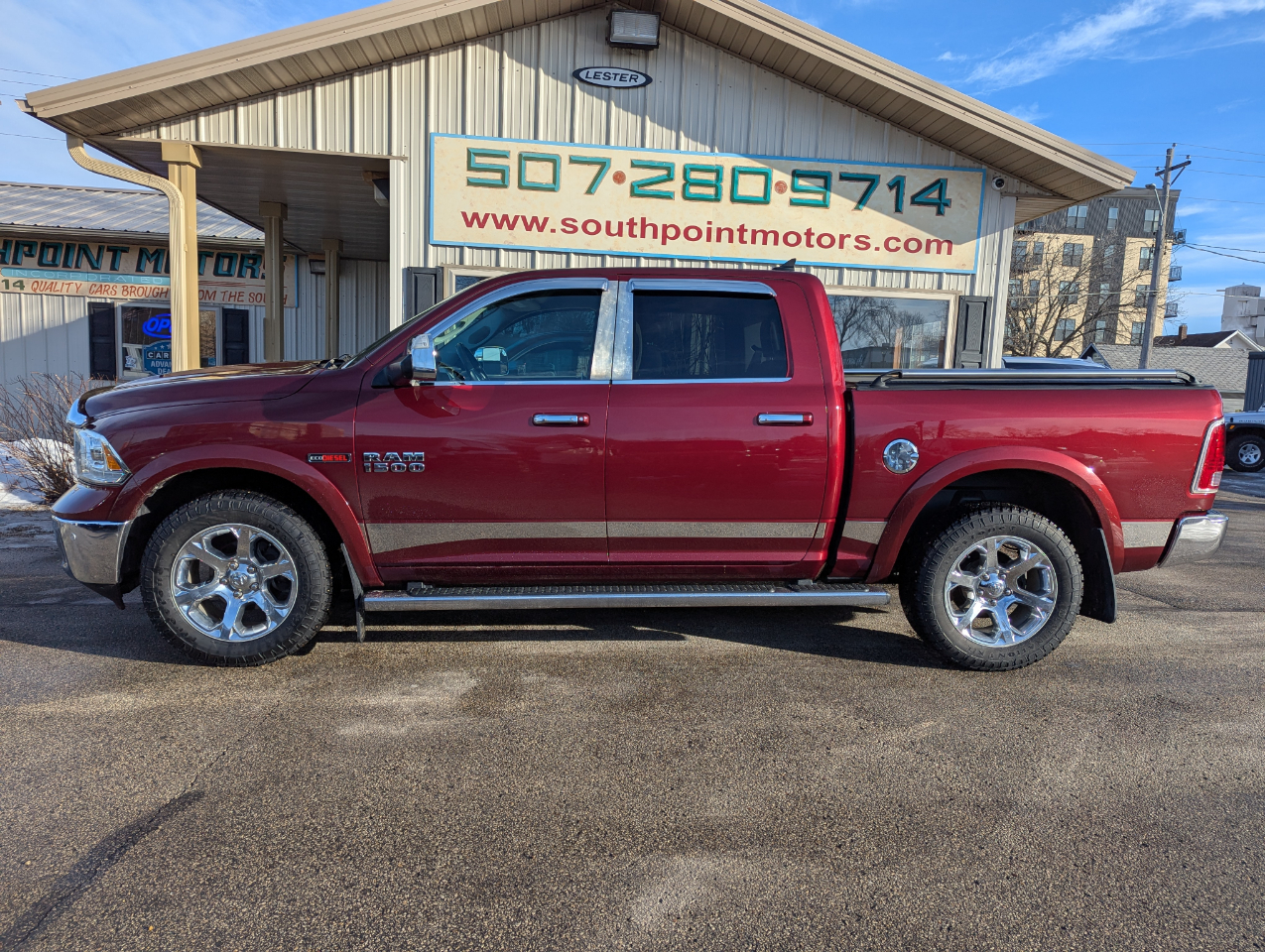 RAM 1500 Laramie 4x4 Crew Cab 5'7" Box 2017