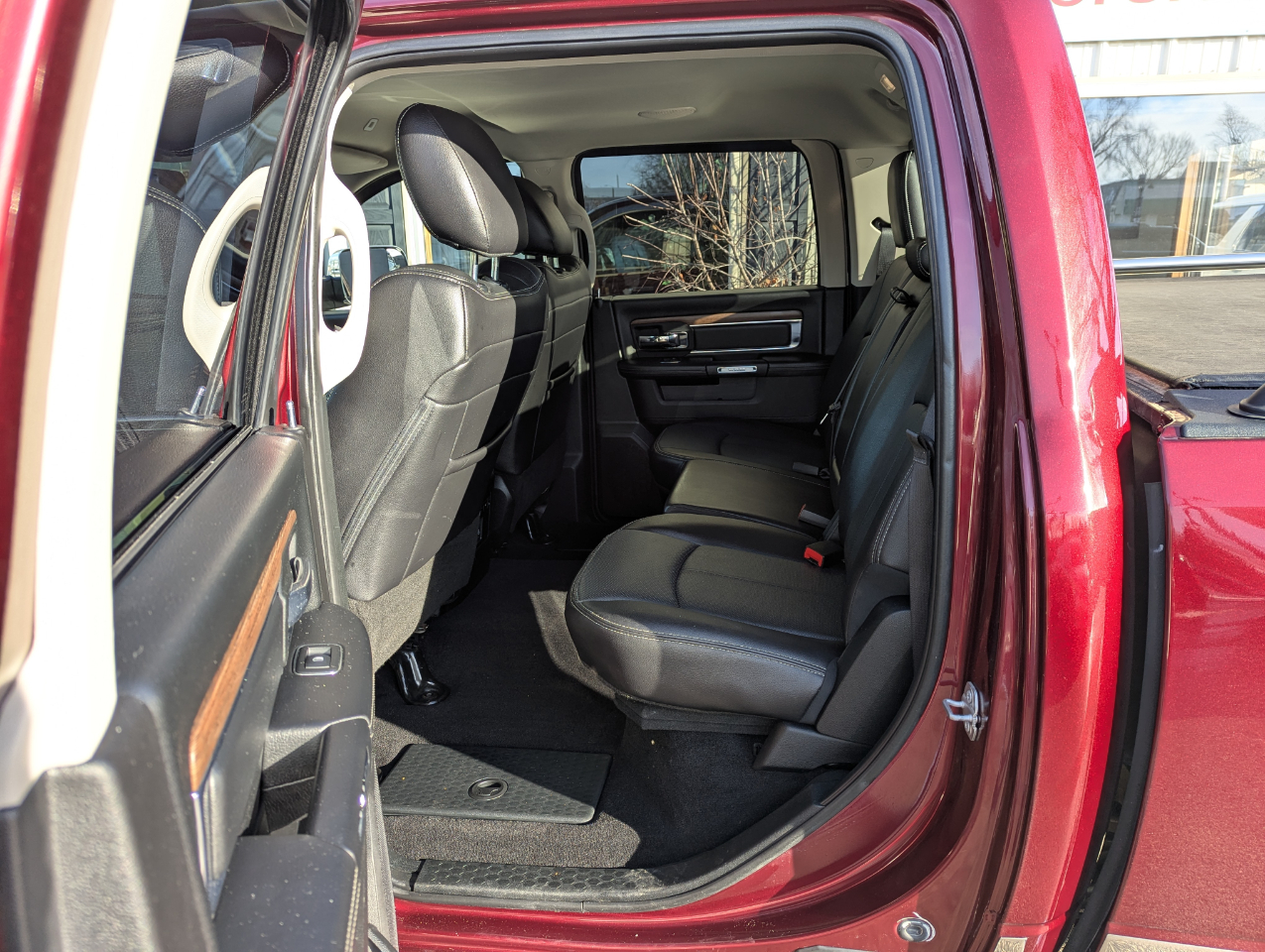 RAM 1500 Laramie 4x4 Crew Cab 5'7" Box 2017