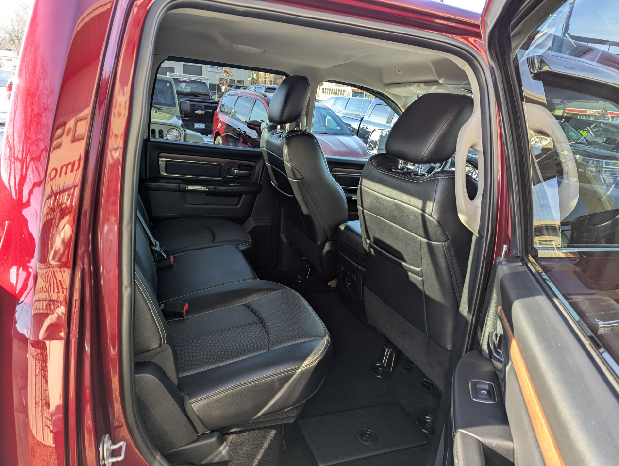 RAM 1500 Laramie 4x4 Crew Cab 5'7" Box 2017