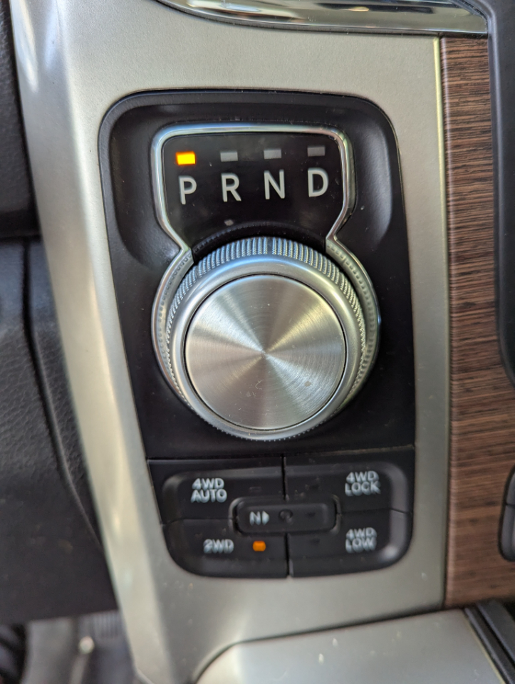 RAM 1500 Laramie 4x4 Crew Cab 5'7" Box 2017