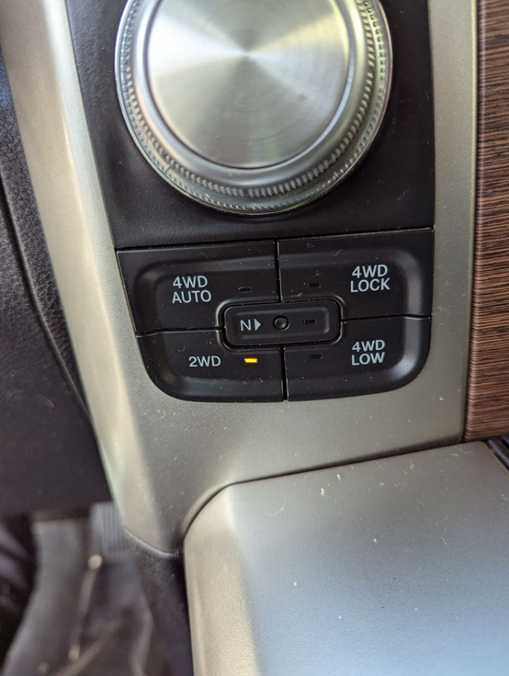 RAM 1500 Laramie 4x4 Crew Cab 5'7" Box 2017