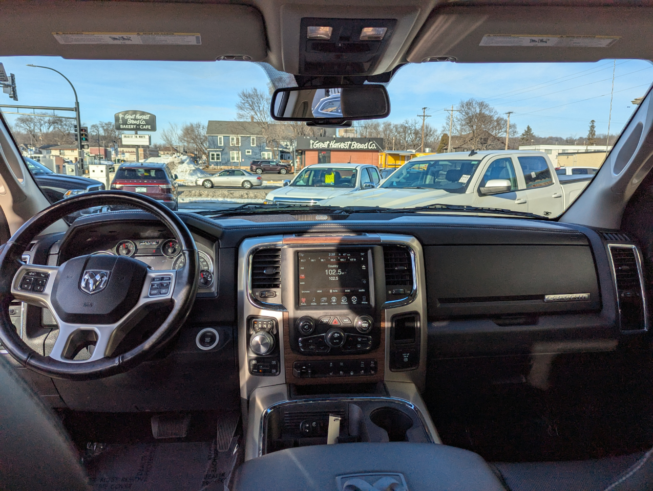 RAM 1500 Laramie 4x4 Crew Cab 5'7" Box 2017