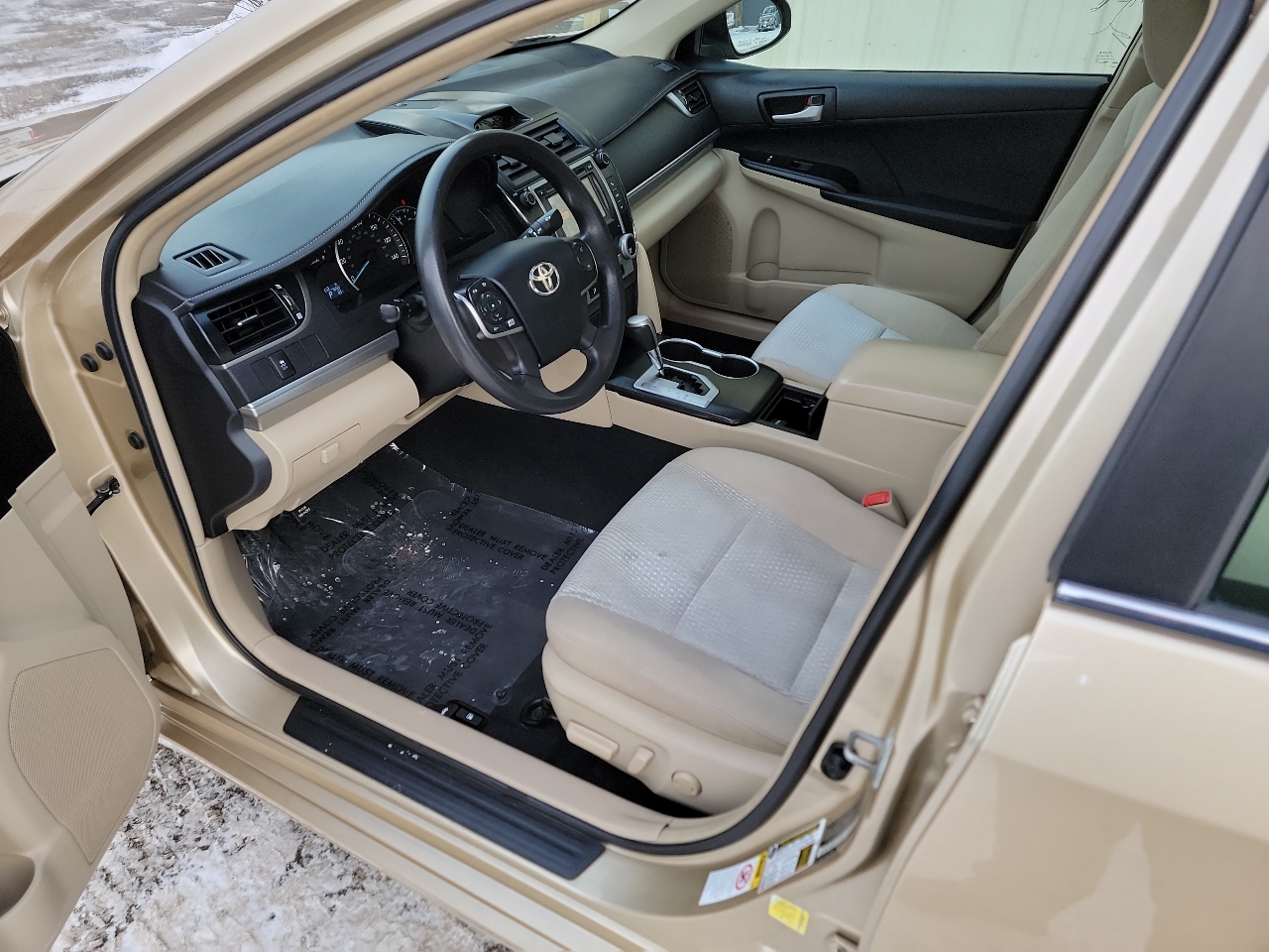 Toyota Camry 4dr Sdn I4 Auto LE (Natl) *Ltd Avail* 2012