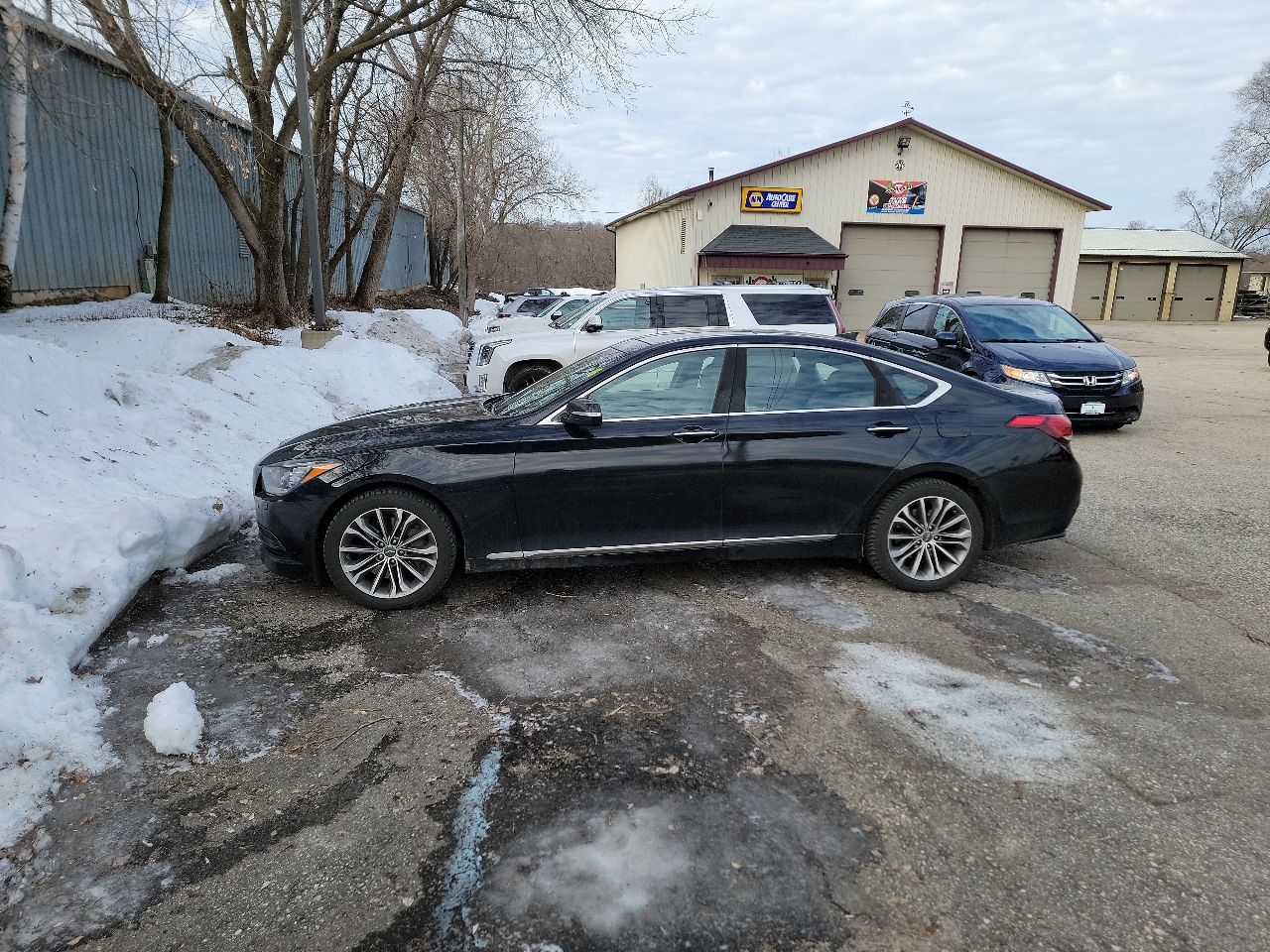 Hyundai Genesis 4dr Sdn V6 3.8L AWD 2015
