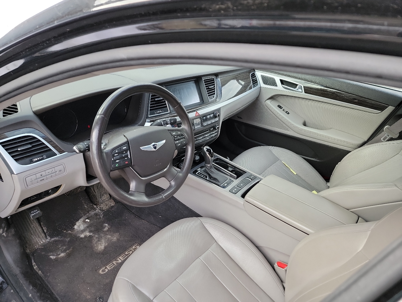 Hyundai Genesis 4dr Sdn V6 3.8L AWD 2015