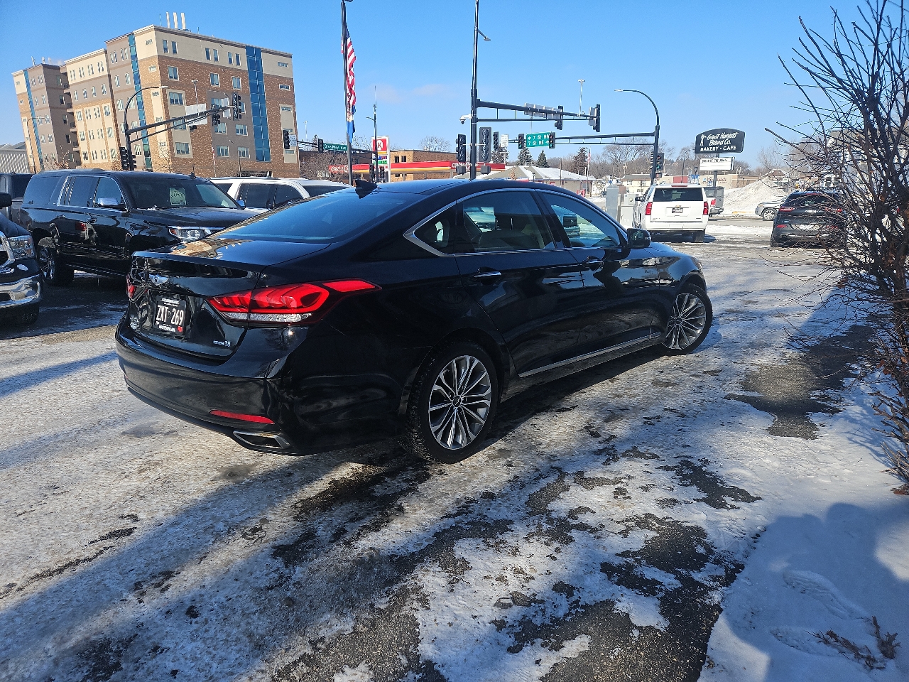 Hyundai Genesis 4dr Sdn V6 3.8L AWD 2015