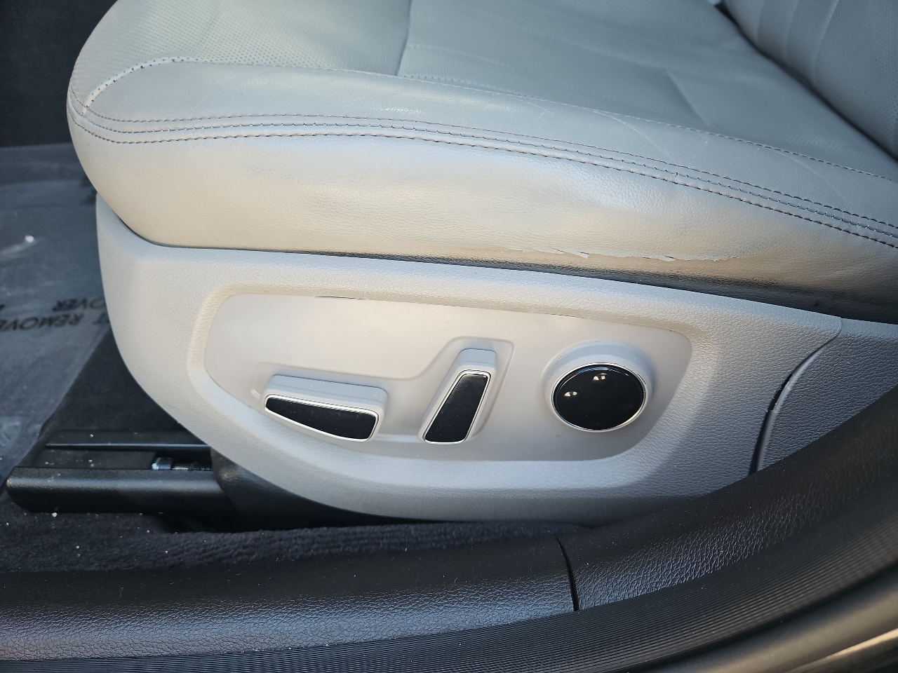 Hyundai Genesis 4dr Sdn V6 3.8L AWD 2015