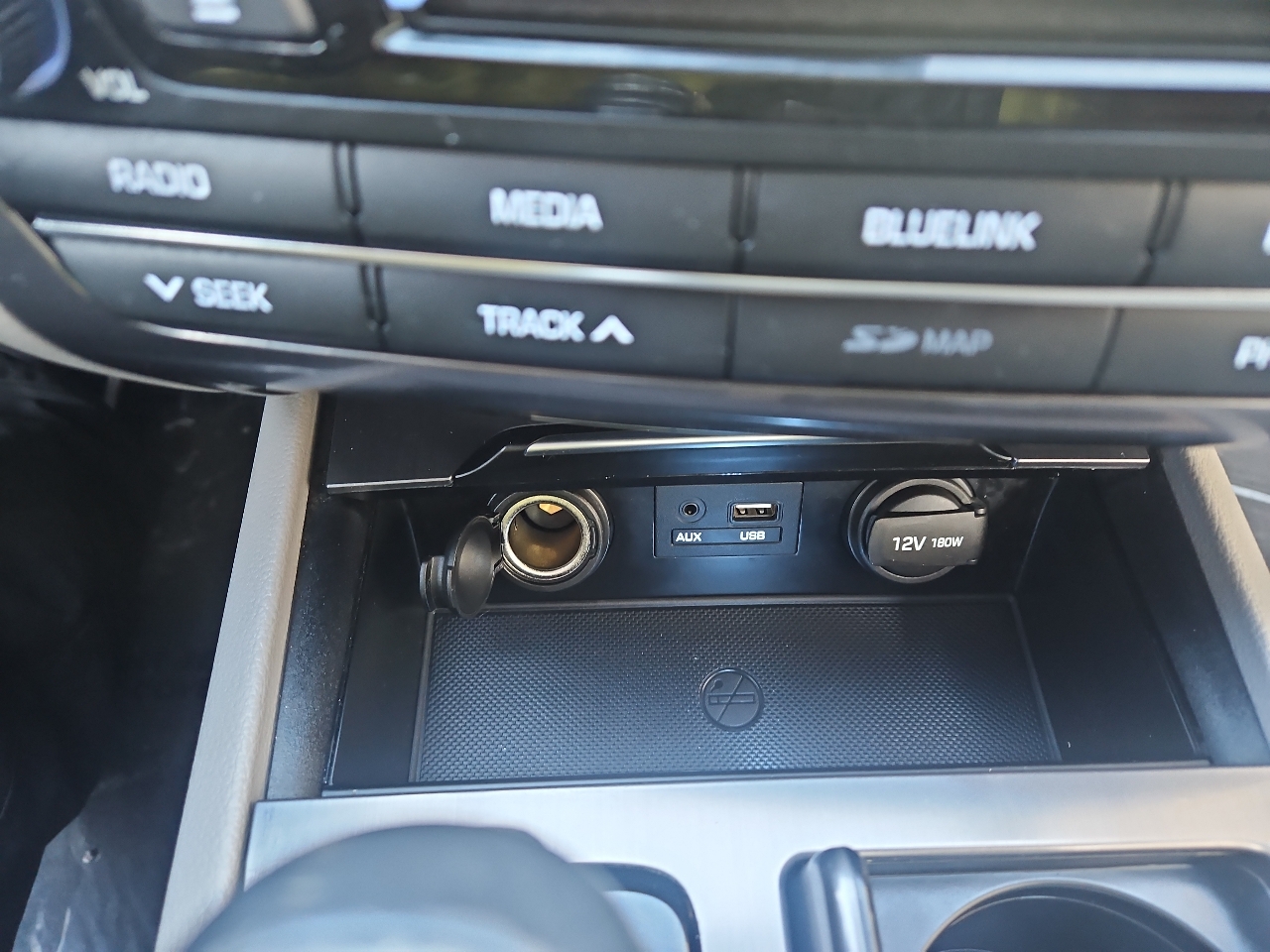 Hyundai Genesis 4dr Sdn V6 3.8L AWD 2015