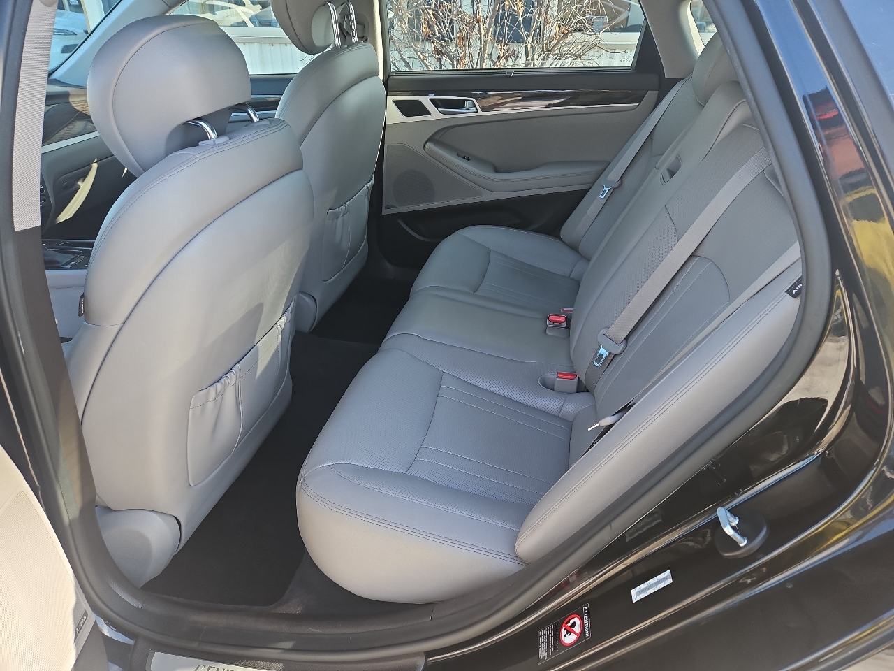 Hyundai Genesis 4dr Sdn V6 3.8L AWD 2015