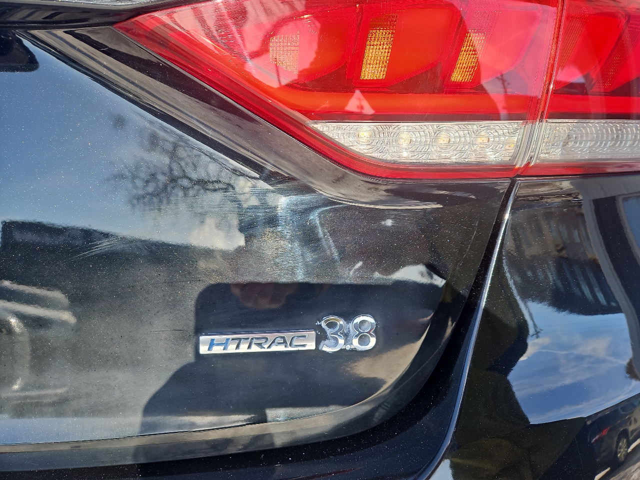 Hyundai Genesis 4dr Sdn V6 3.8L AWD 2015