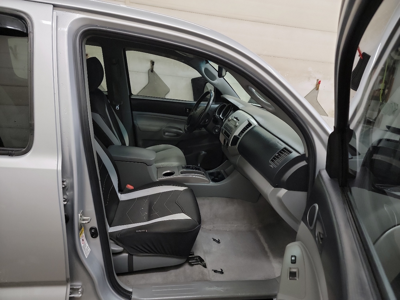 Toyota Tacoma 4WD Double V6 MT (Natl) 2011