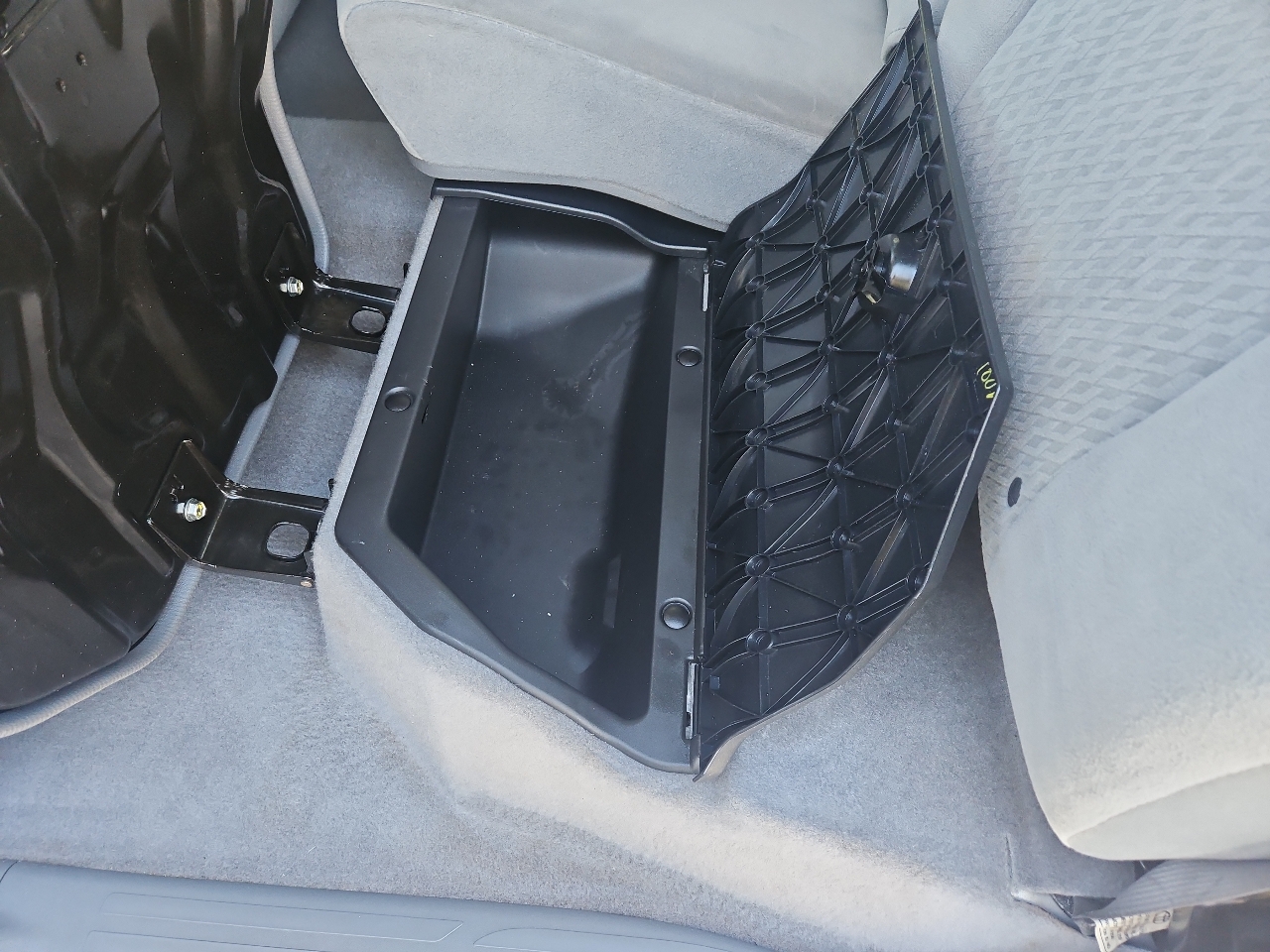 Toyota Tacoma 4WD Double V6 AT (Natl) 2011