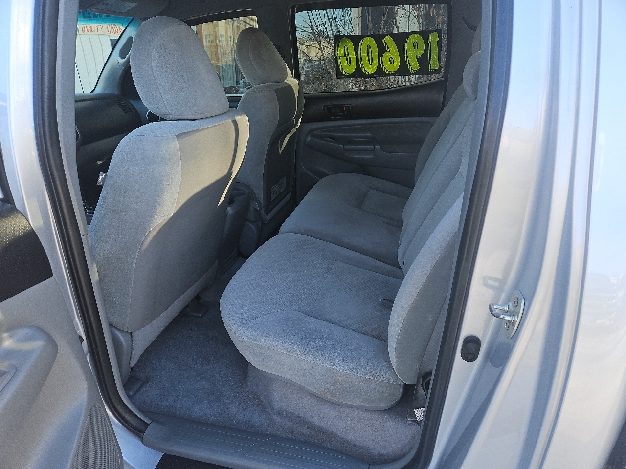 Toyota Tacoma 4WD Double V6 AT (Natl) 2011