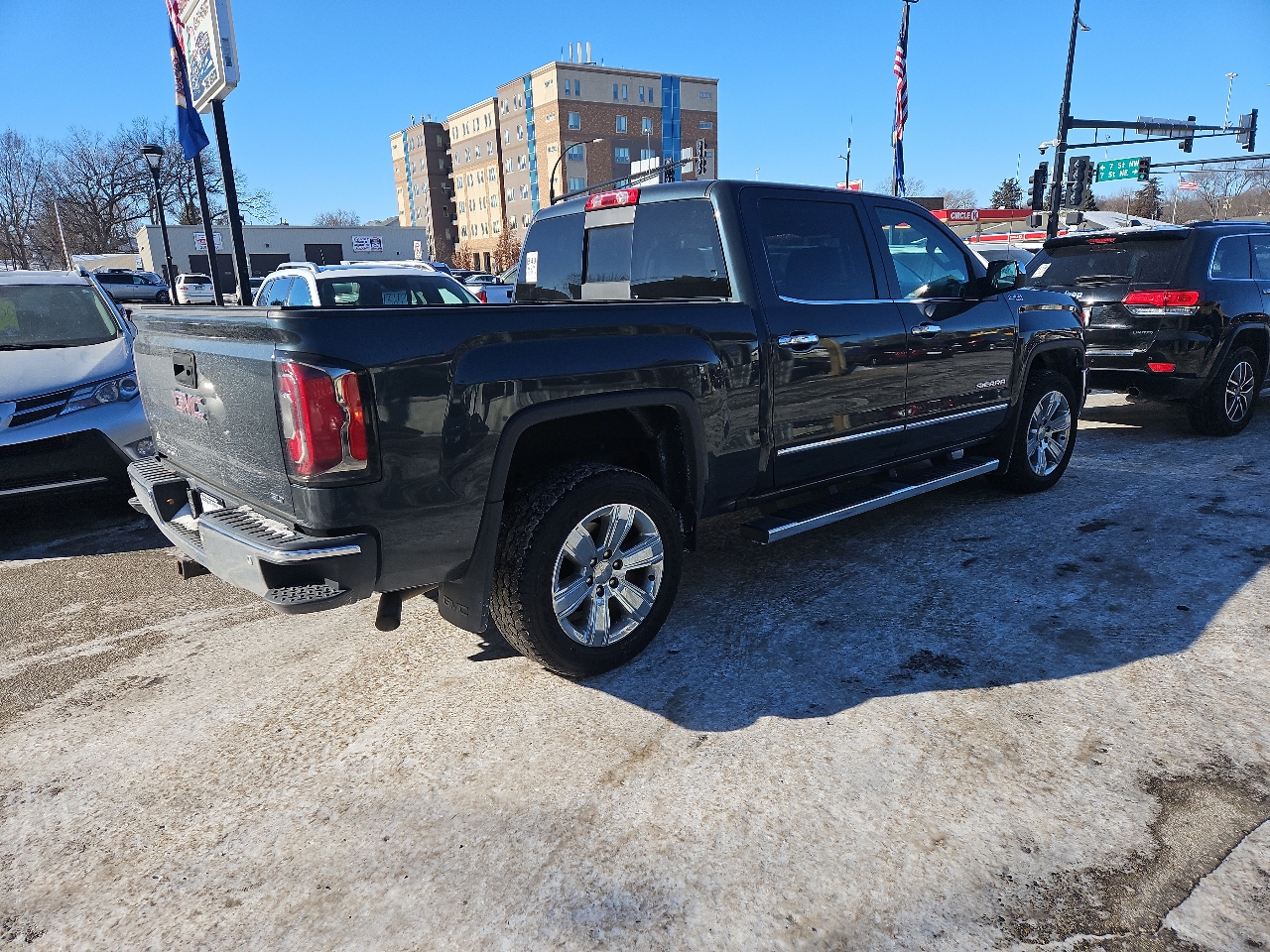 GMC Sierra 1500 4WD Crew Cab 143.5" SLT 2018