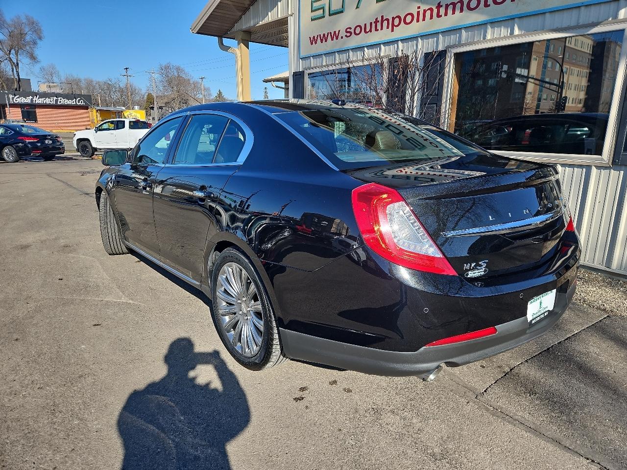 Lincoln MKS 4dr Sdn 3.7L AWD 2013