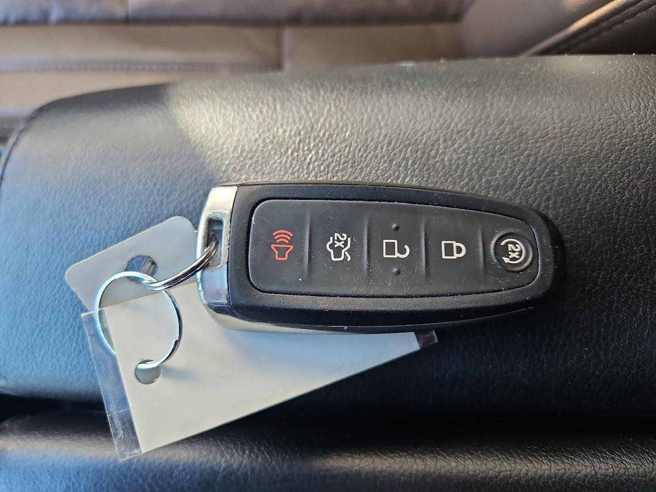 Lincoln MKS 4dr Sdn 3.7L AWD 2013