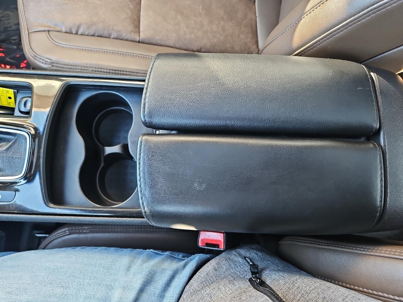 Lincoln MKS 4dr Sdn 3.7L AWD 2013