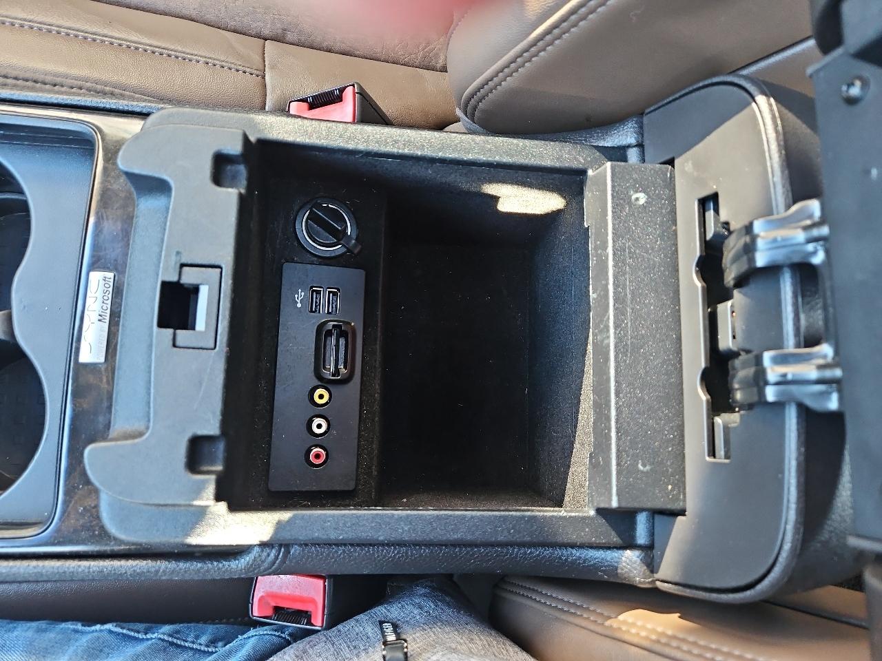 Lincoln MKS 4dr Sdn 3.7L AWD 2013