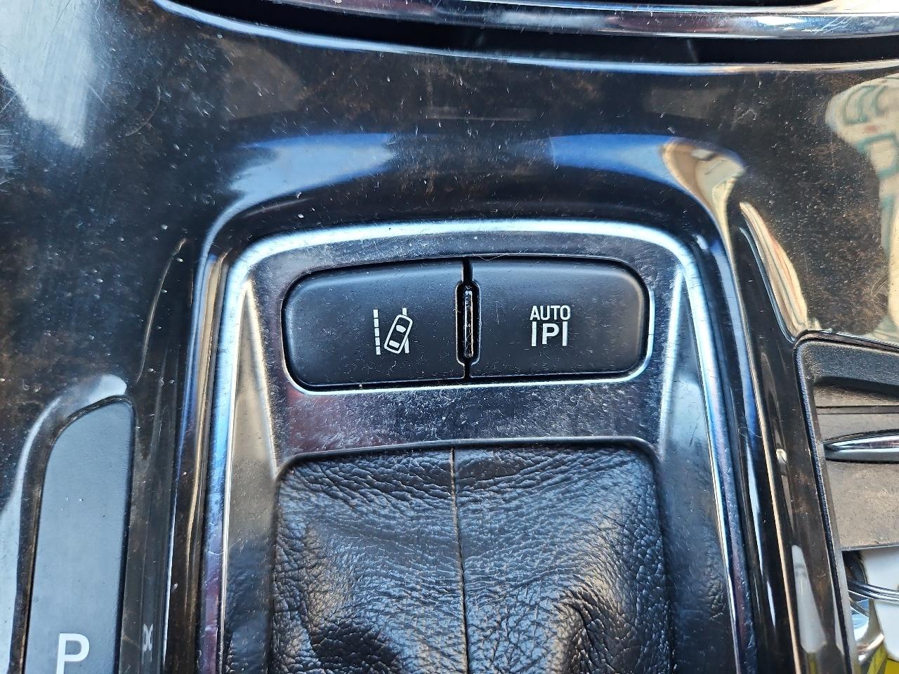 Lincoln MKS 4dr Sdn 3.7L AWD 2013