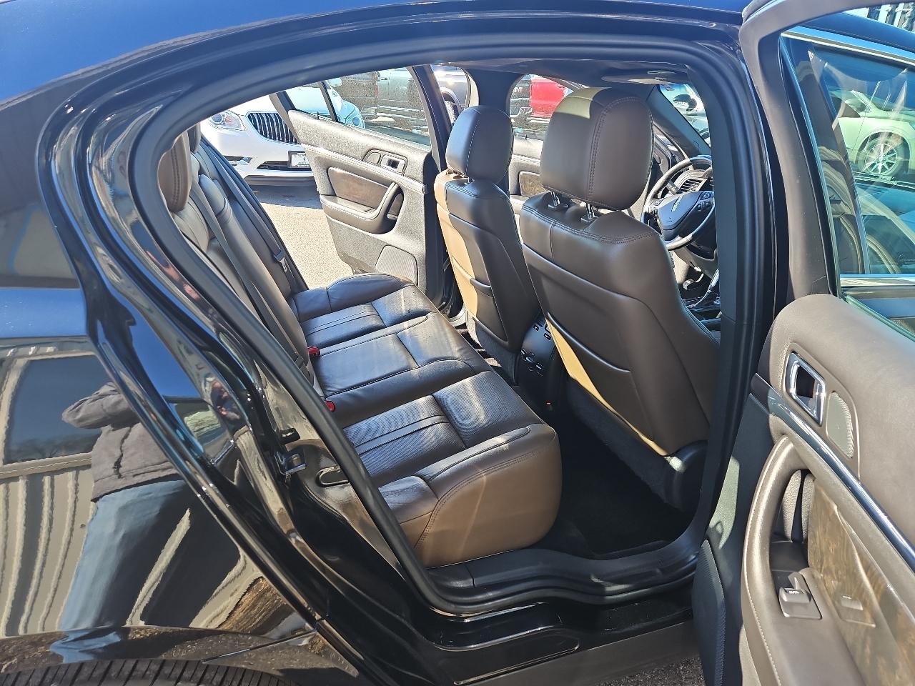 Lincoln MKS 4dr Sdn 3.7L AWD 2013