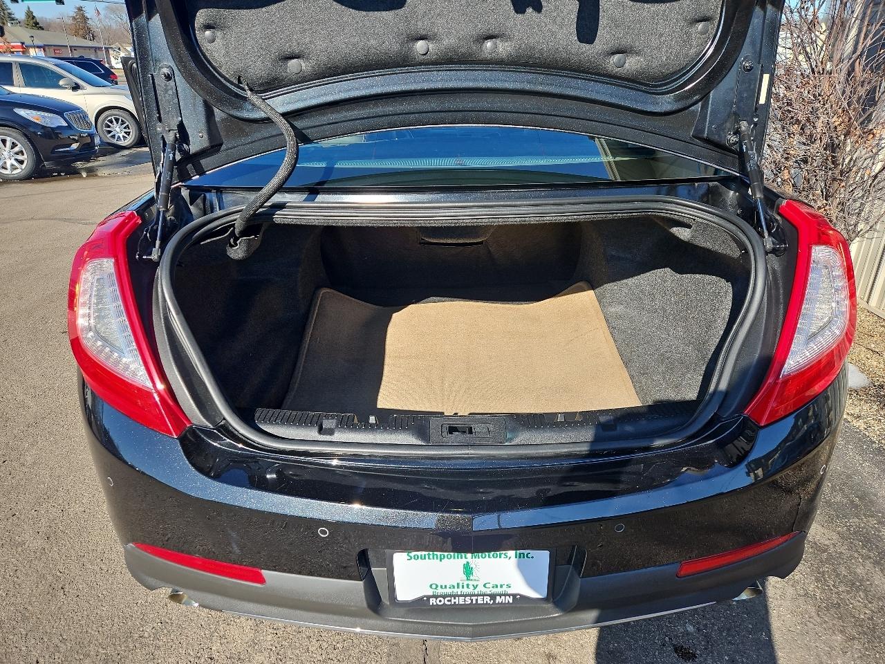 Lincoln MKS 4dr Sdn 3.7L AWD 2013