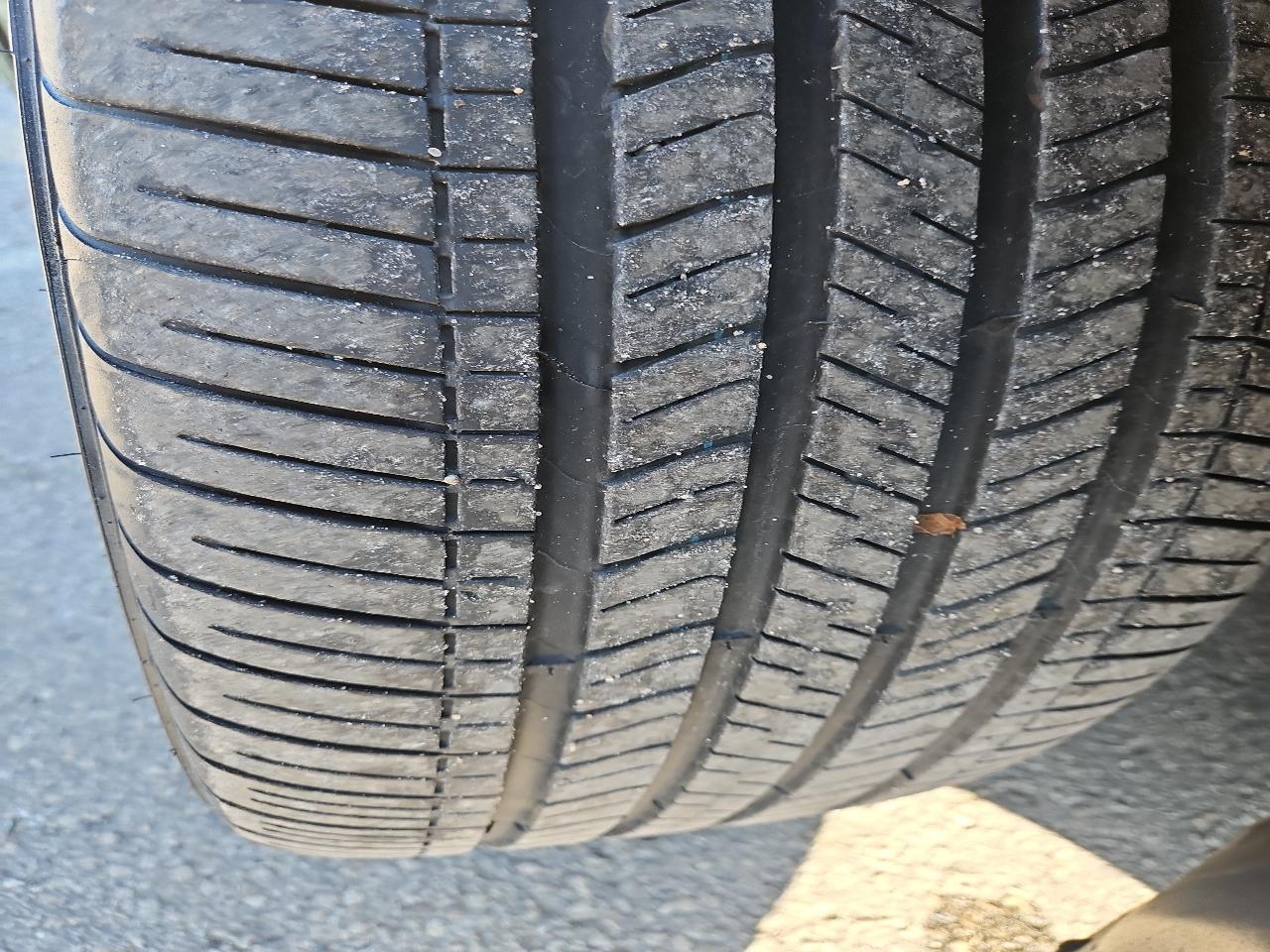 Lincoln MKS 4dr Sdn 3.7L AWD 2013