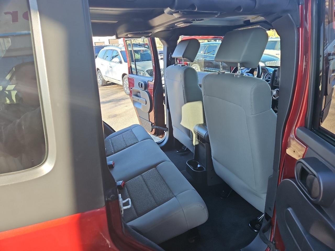 Jeep Wrangler 4WD 4dr Unlimited Sahara 2008