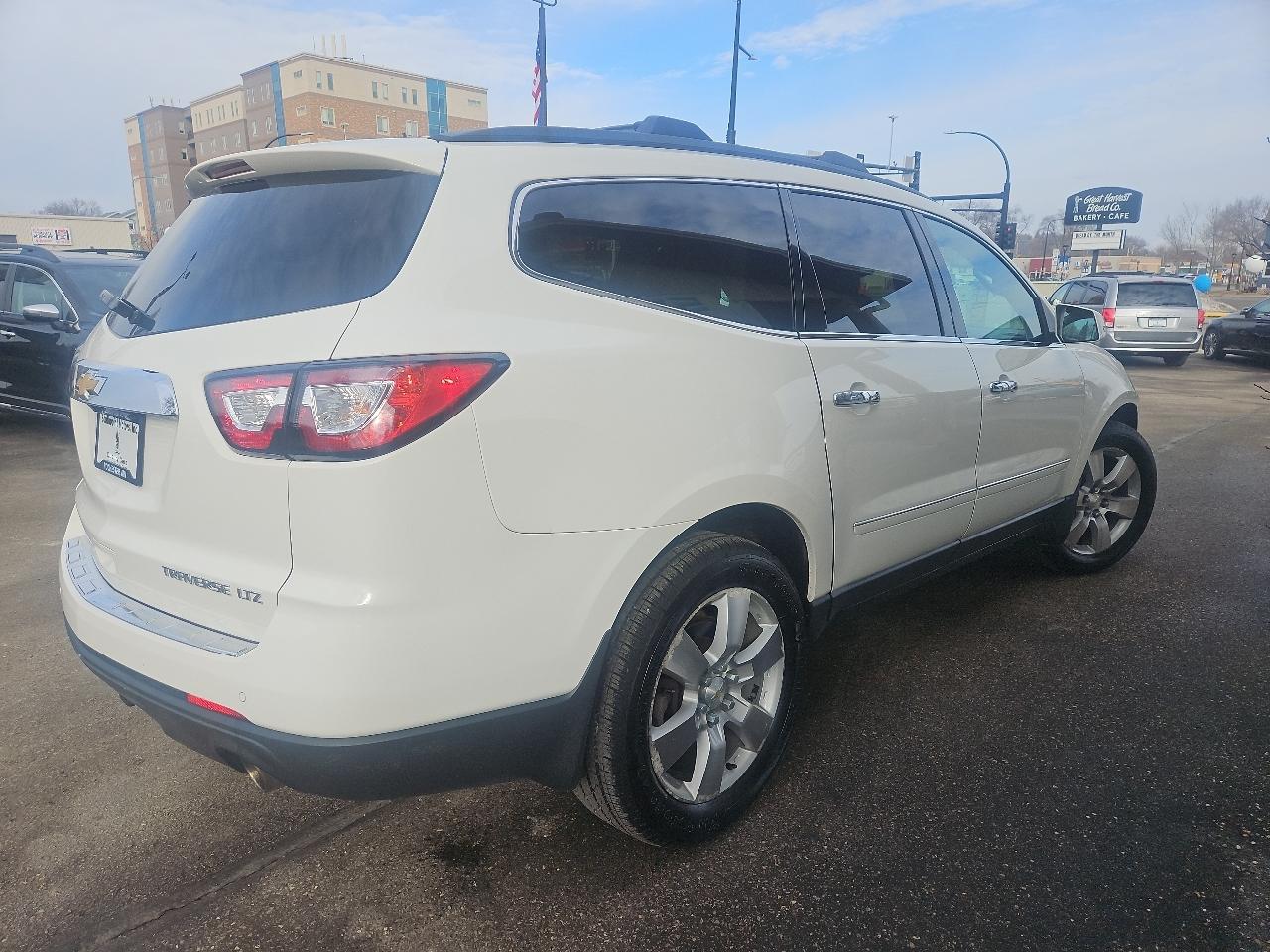 Chevrolet Traverse AWD 4dr LTZ 2015
