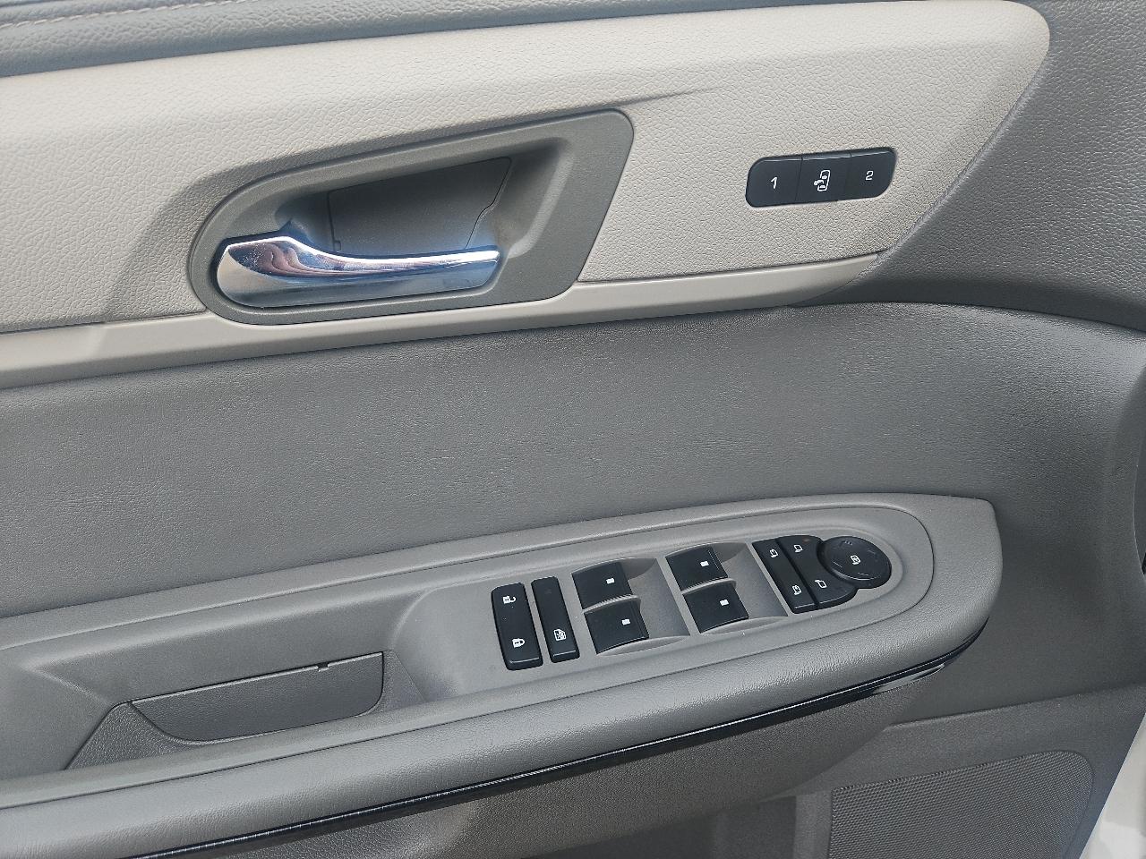 Chevrolet Traverse AWD 4dr LTZ 2015