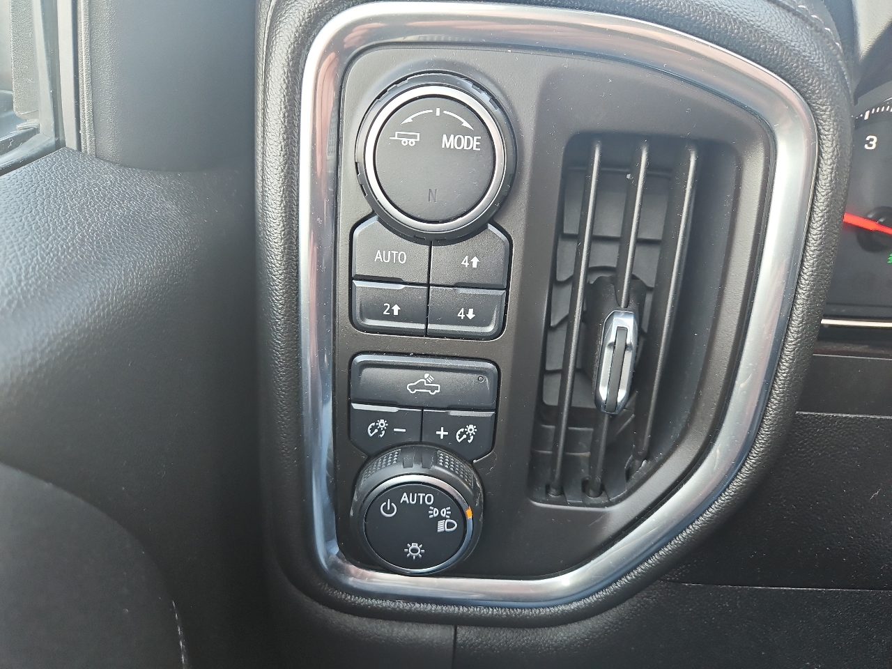 Chevrolet Silverado 1500 4WD Crew Cab 157" LT 2020