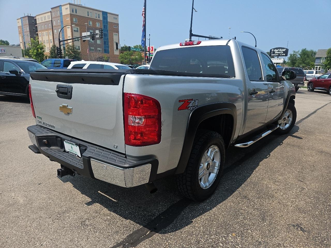 Chevrolet Silverado 1500 4WD Crew Cab 143.5" LT 2010