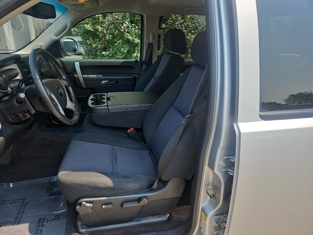 Chevrolet Silverado 1500 4WD Crew Cab 143.5" LT 2010