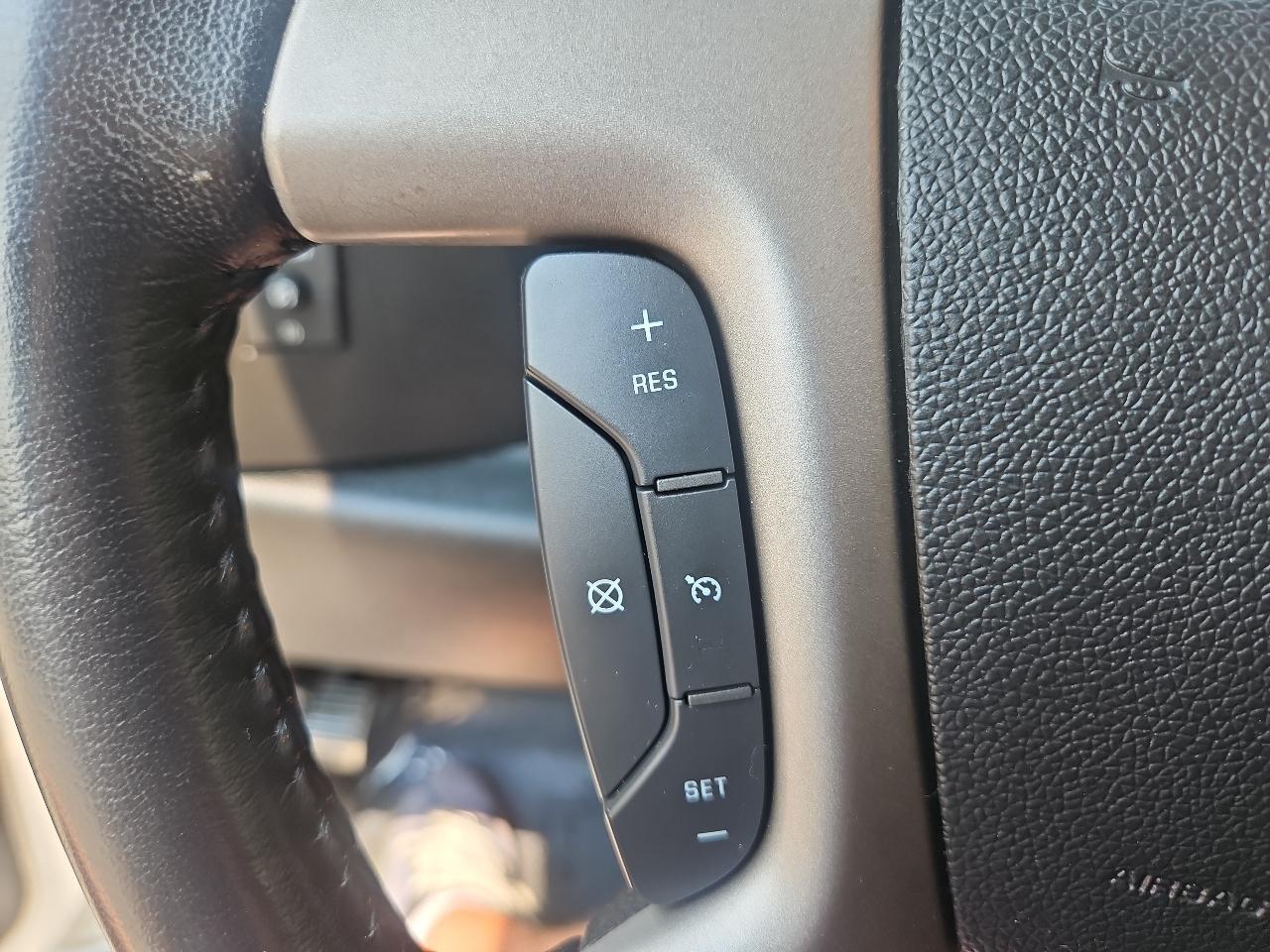 Chevrolet Silverado 1500 4WD Crew Cab 143.5" LT 2010