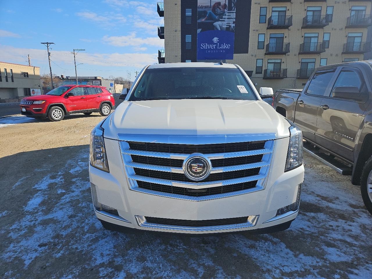 Cadillac Escalade ESV 4WD 4dr Premium 2015