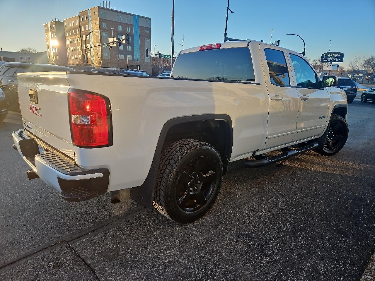GMC Sierra 1500 4WD Double Cab 143.5" 2016