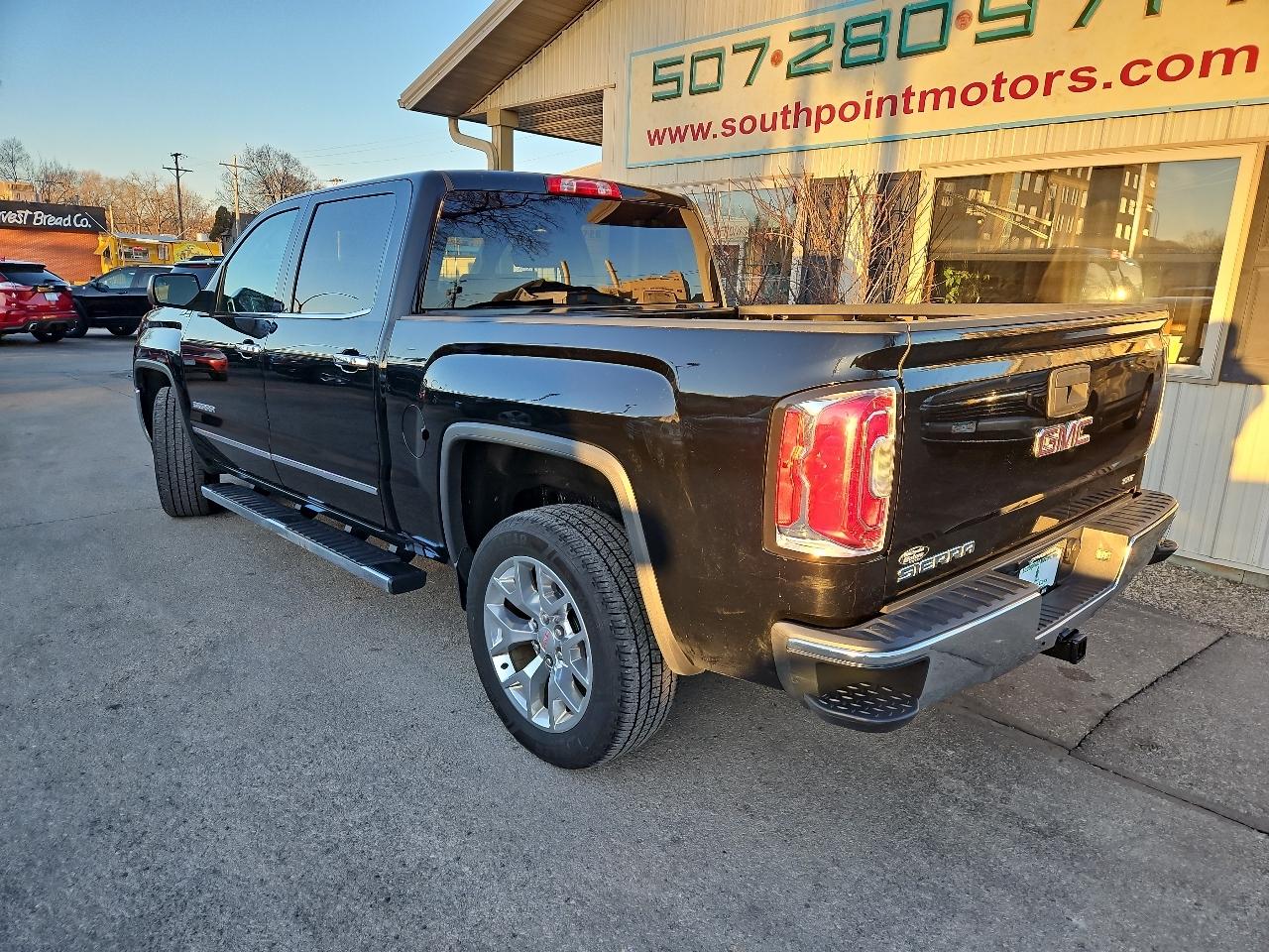 GMC Sierra 1500 4WD Crew Cab 143.5" SLT 2017