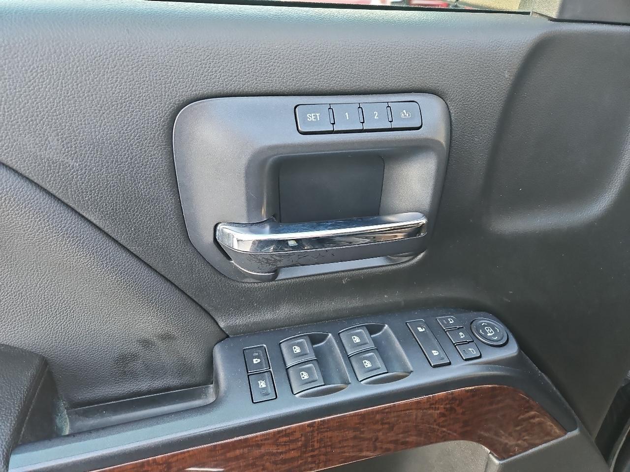 GMC Sierra 1500 4WD Crew Cab 143.5" SLT 2017