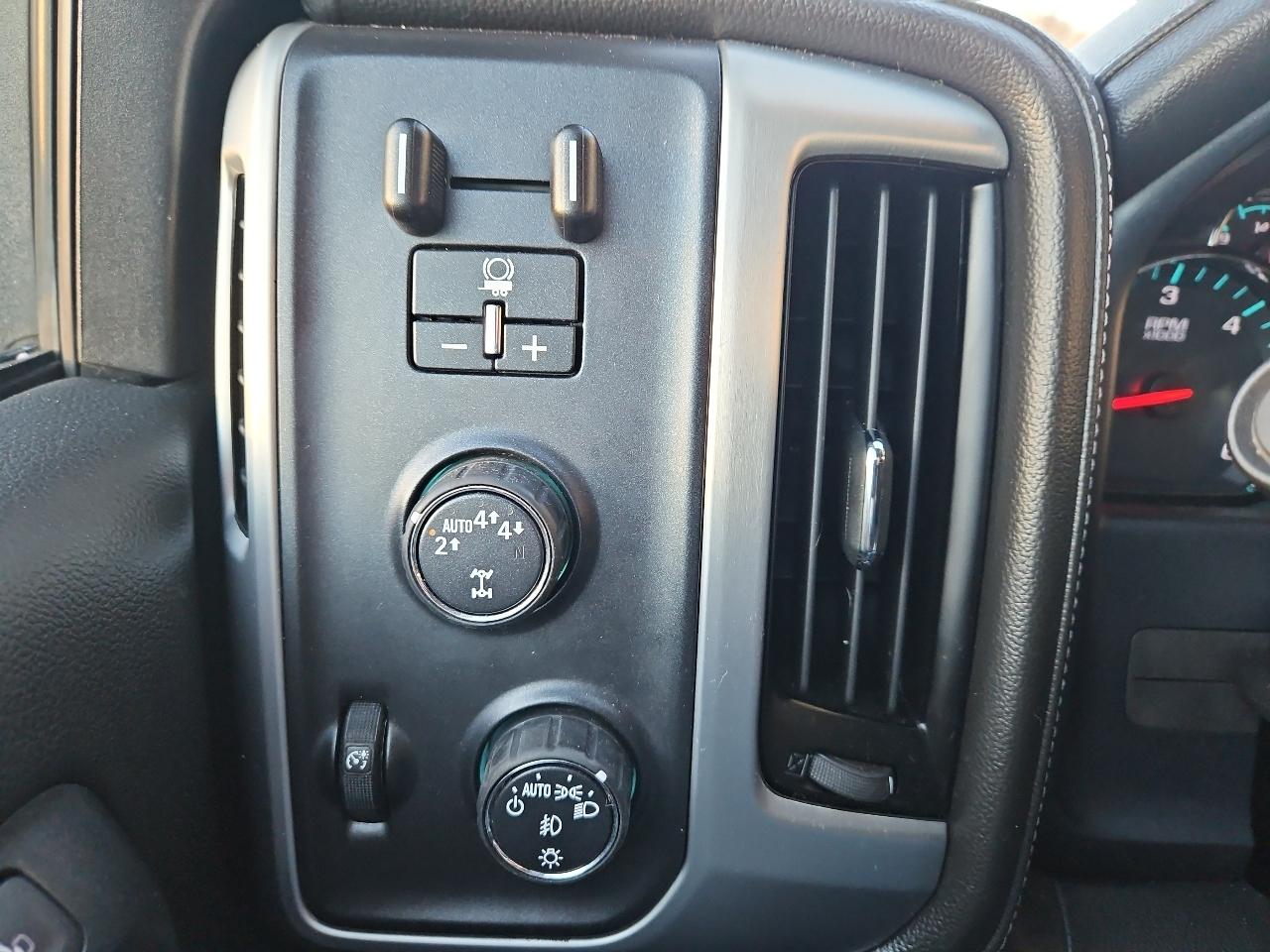 GMC Sierra 1500 4WD Crew Cab 143.5" SLT 2017