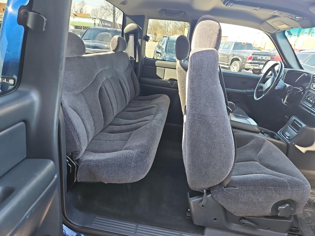 GMC New Sierra 1500 Ext Cab 143.5" WB 4WD SLE 1999