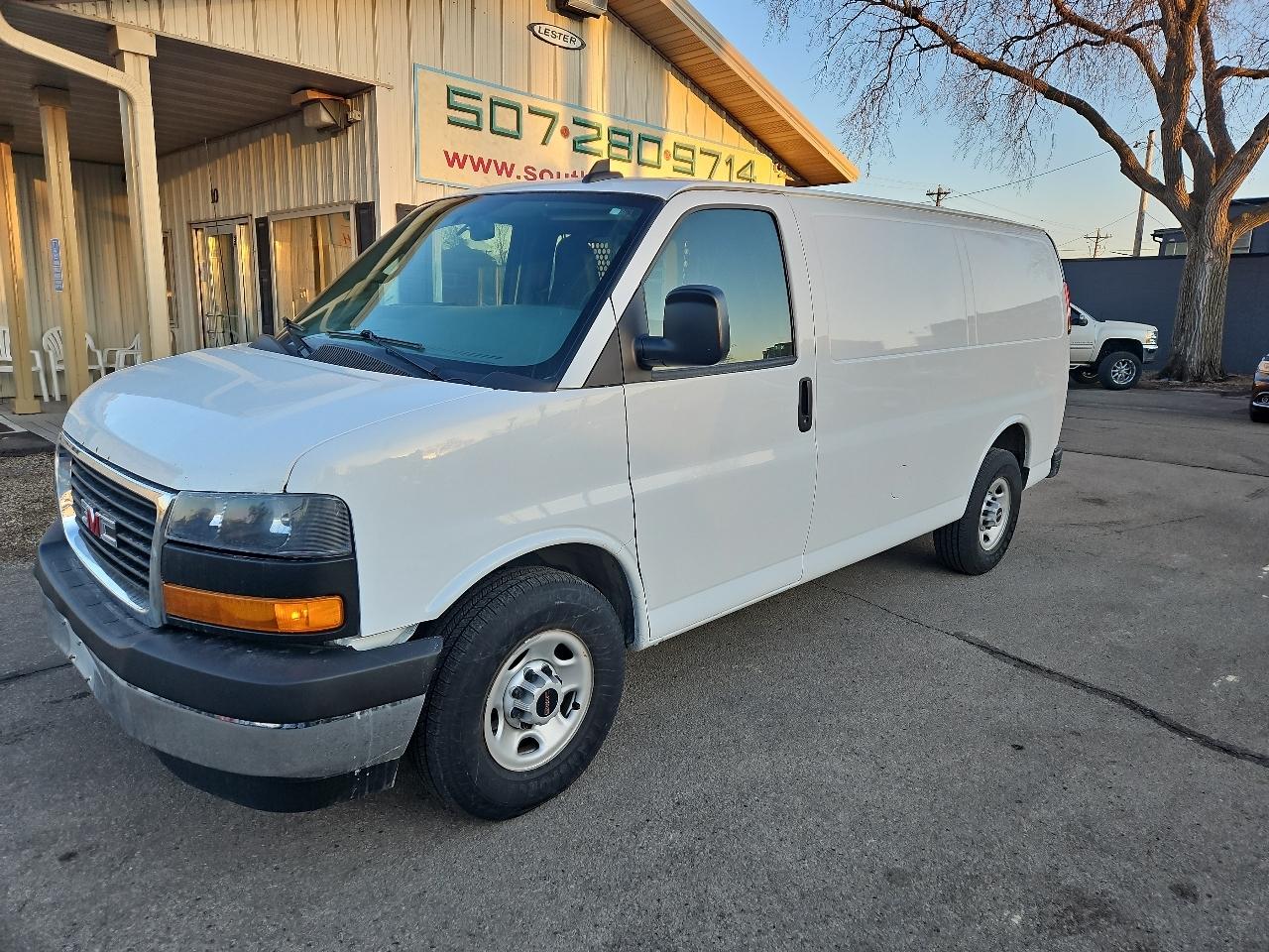 GMC Savana Cargo Van RWD 2500 135" 2020