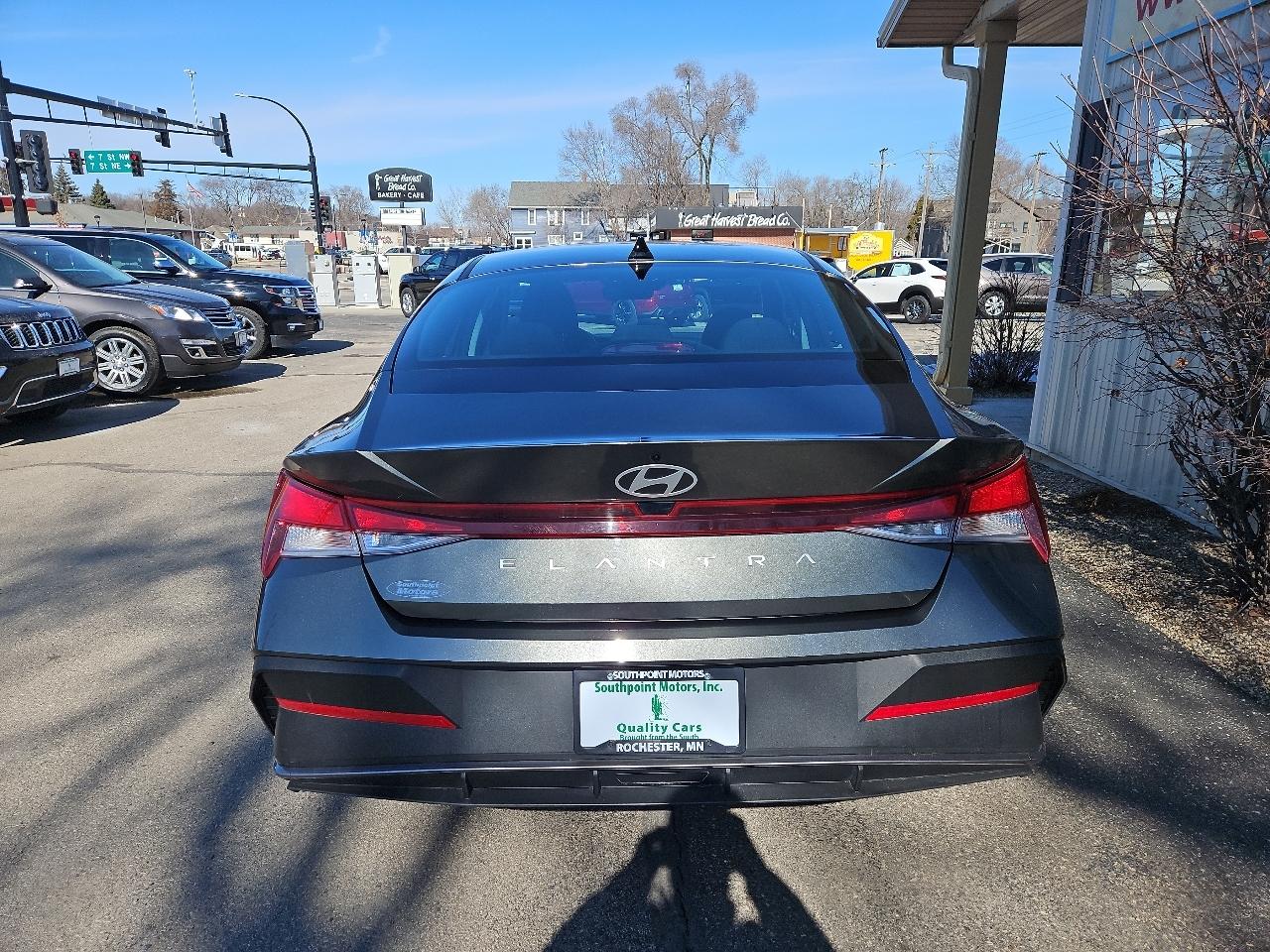 Hyundai Elantra SE IVT 2024