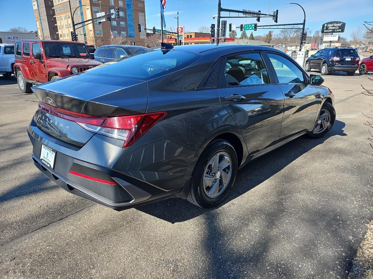 Hyundai Elantra SE IVT 2024
