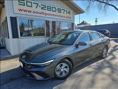 2024 Hyundai Elantra 