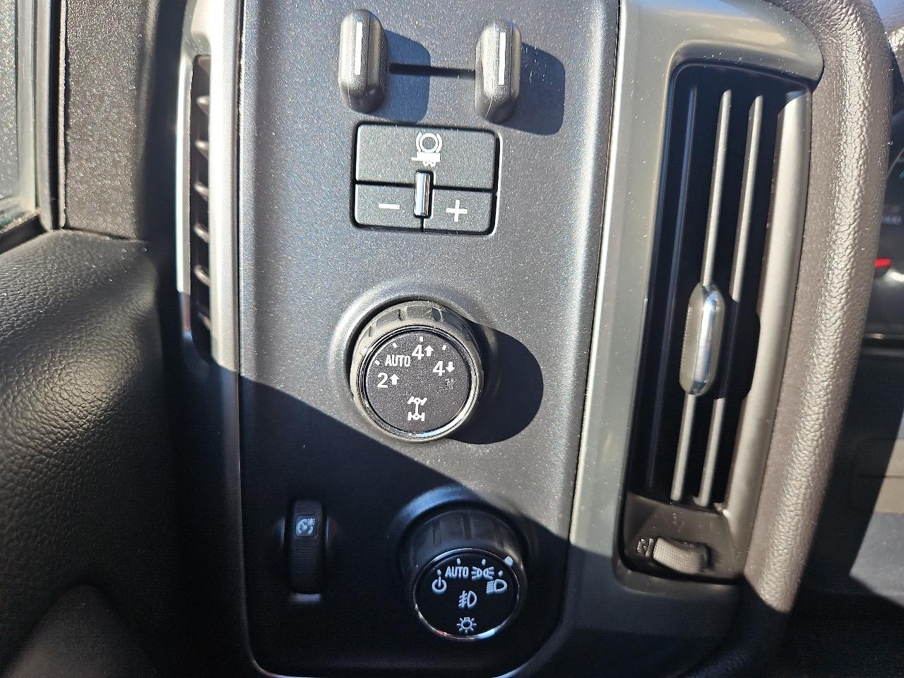 Chevrolet Silverado 1500 4WD Double Cab 143.5" LT w/2LT 2016