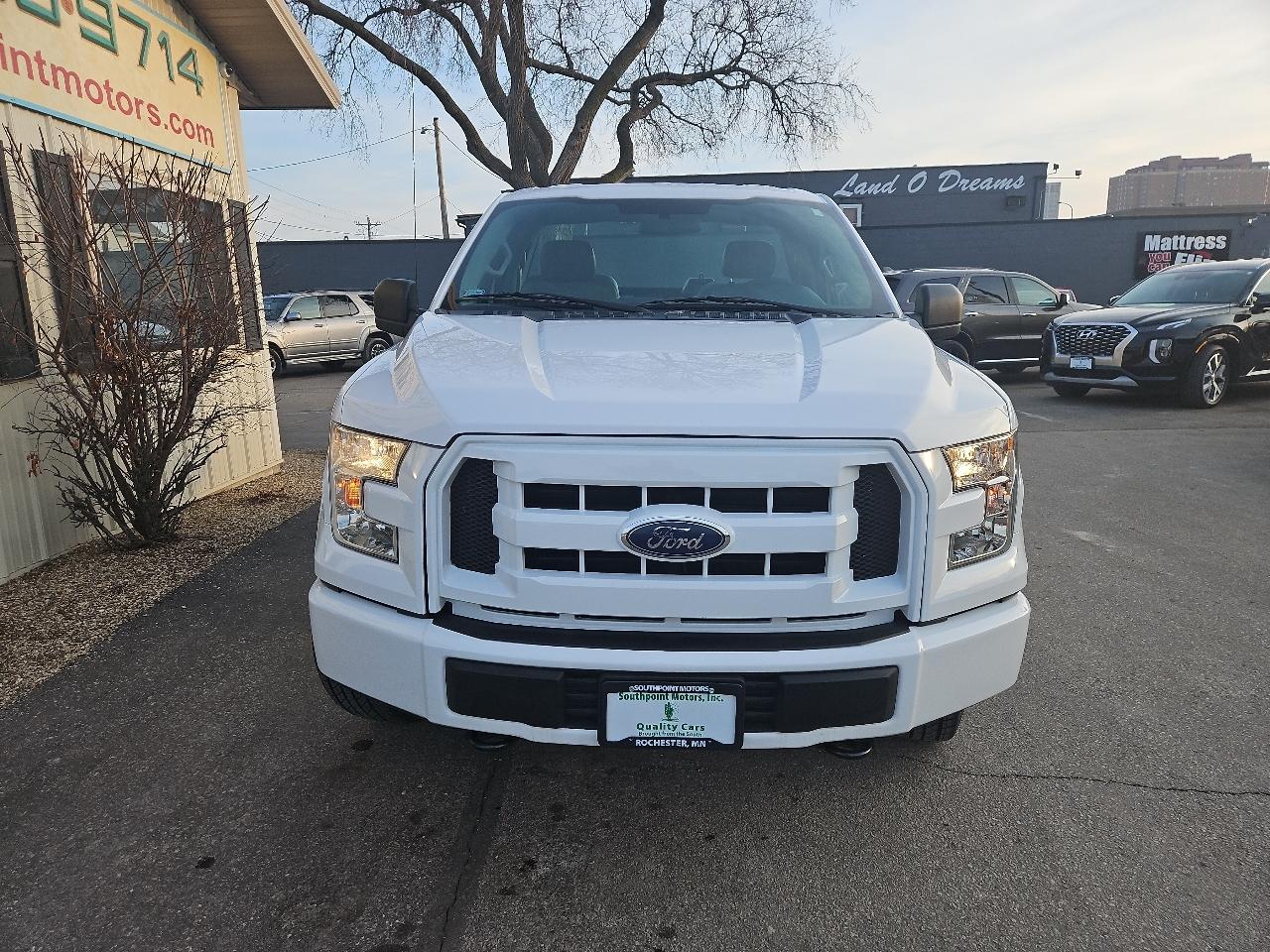 Ford F-150 XLT 4WD Reg Cab 8' Box 2017